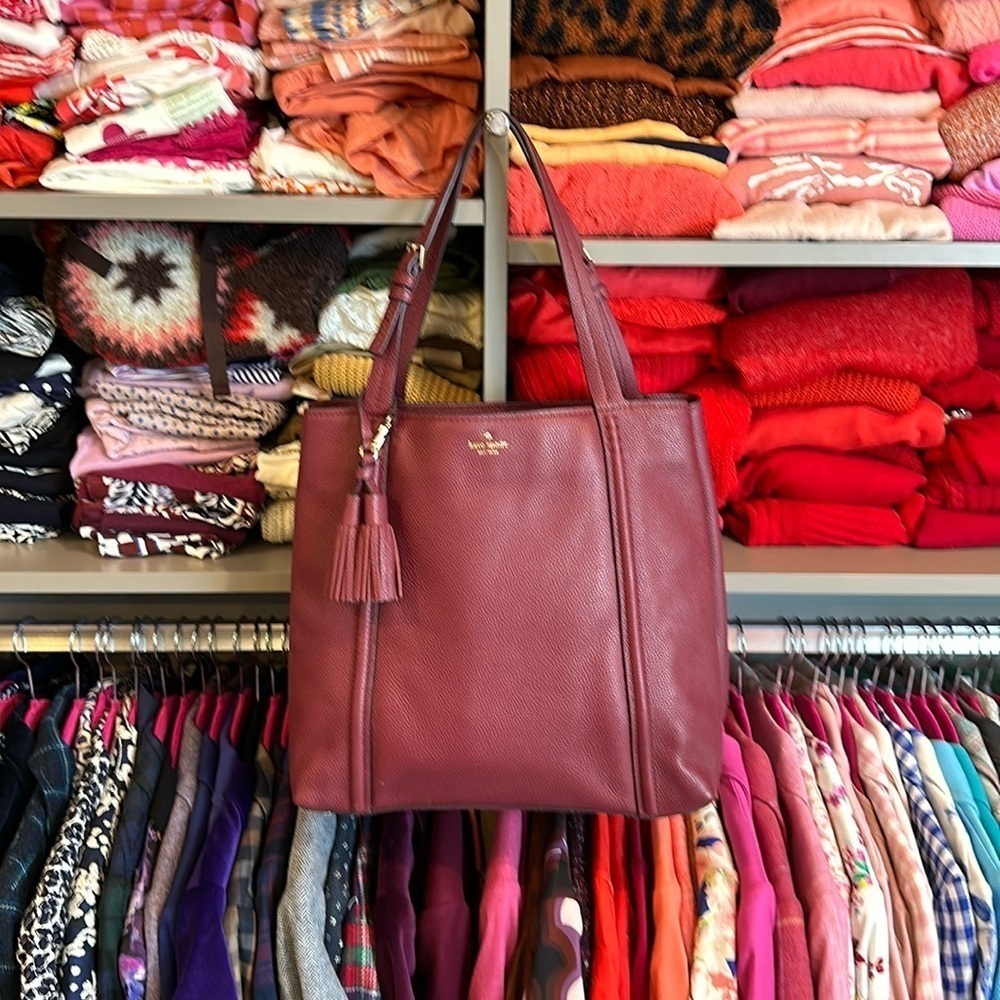 Kate spade maroon pebbled leather shoulder bag